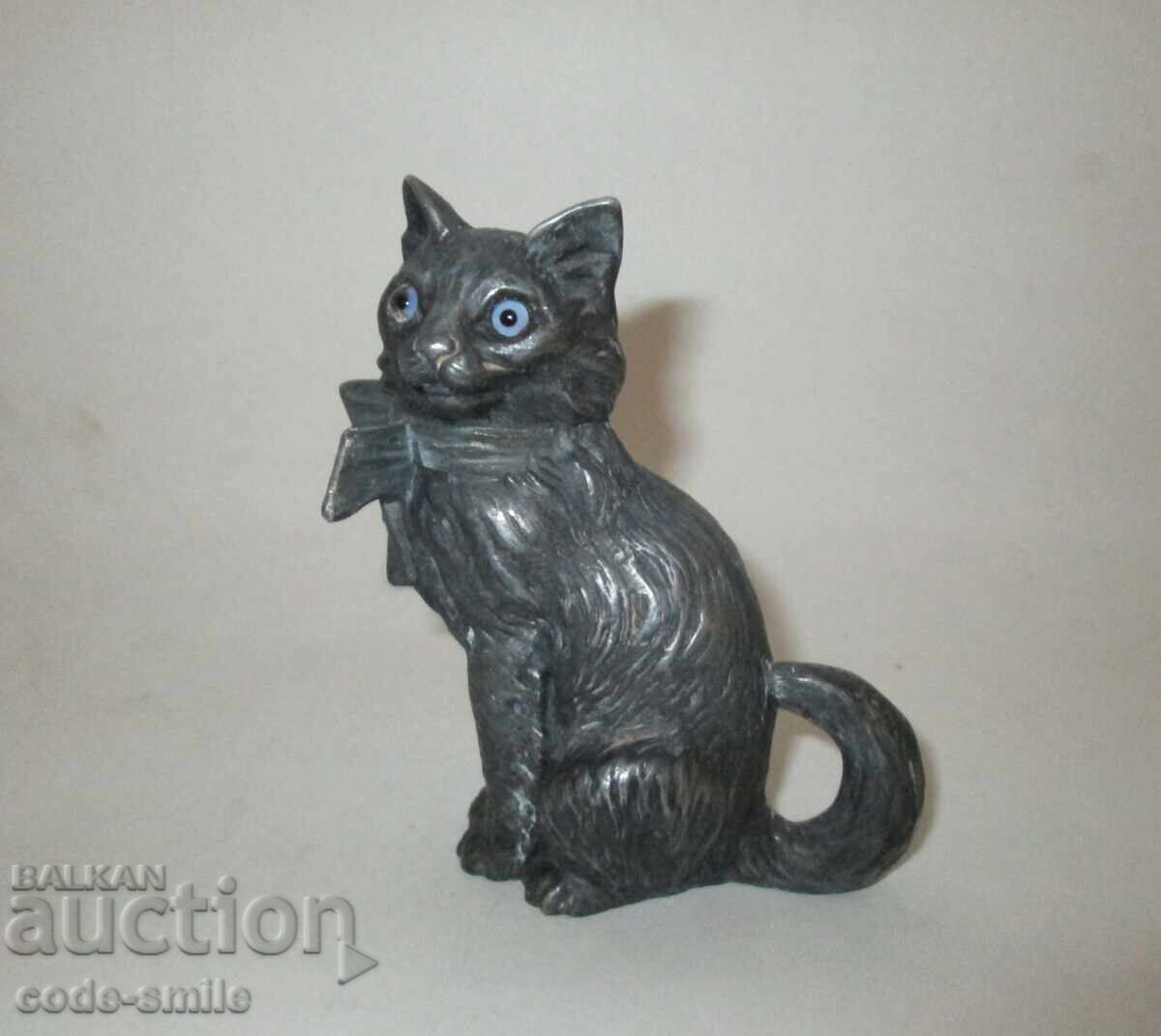 Old French figurine cat kitten with glass eyes Old French figurine cat kitten with glass eyes