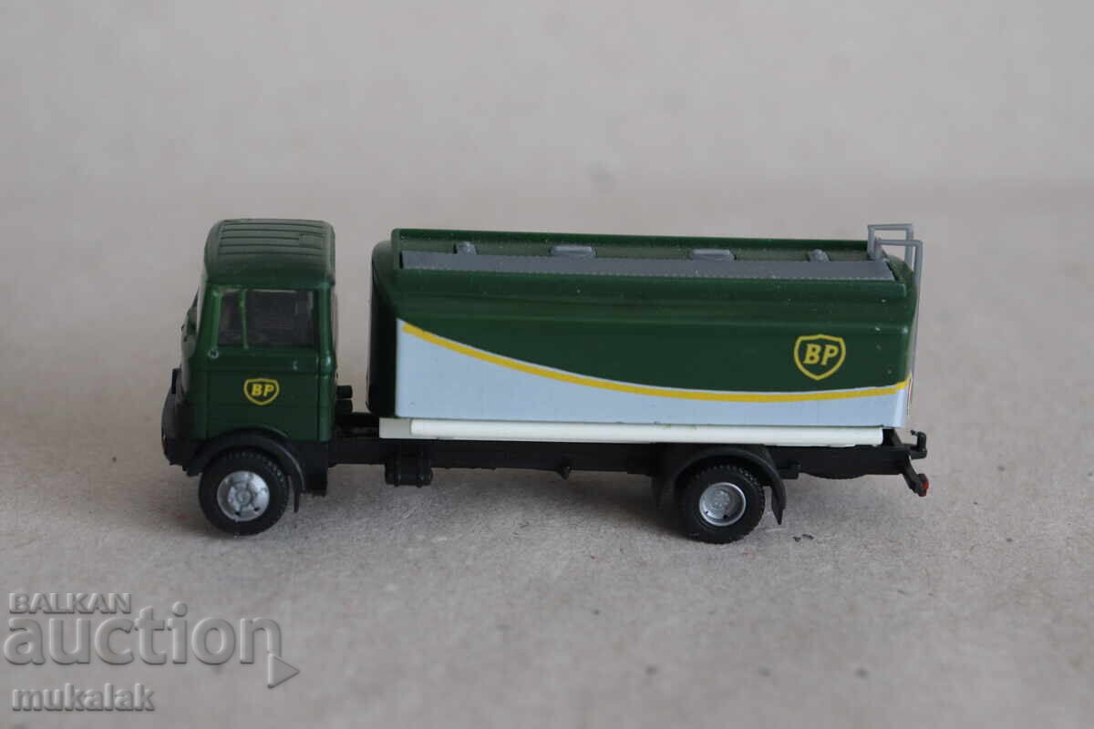 ROCO??? H0 1/87 MERCEDES TANKER TRUCK TOY MODEL with price 20.00 BGN | € 10.23 ROCO??? H0 1/87 MERCEDES TANKER TRUCK TOY MODEL with price 20.00 BGN | € 10.23