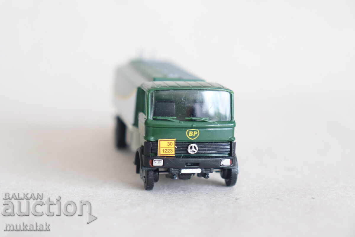 ROCO??? H0 1/87 MERCEDES TANKER TRUCK TOY MODEL - 6 ROCO??? H0 1/87 MERCEDES TANKER TRUCK TOY MODEL - 6