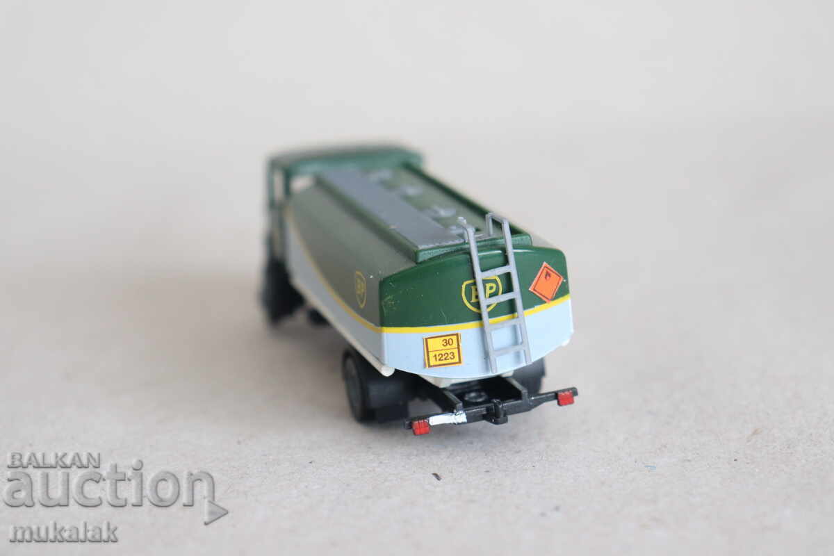 ROCO??? H0 1/87 MERCEDES TANKER TRUCK TOY MODEL - 7 ROCO??? H0 1/87 MERCEDES TANKER TRUCK TOY MODEL - 7