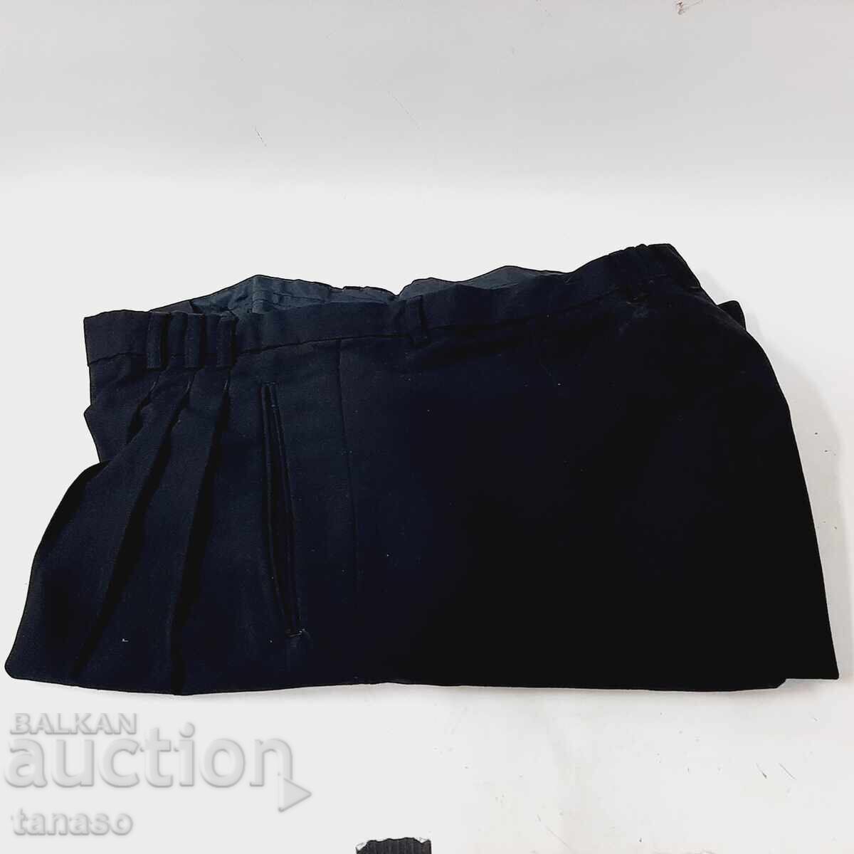 Παράδοση Γυναικείο παντελόνι (18.2) Παράδοση Γυναικείο παντελόνι (18.2)