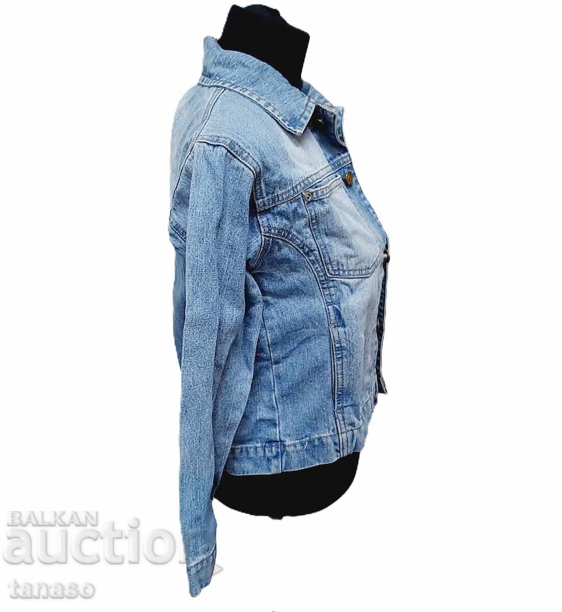 Jachetă de blugi W7, L130 (18.3) cu preț 25.00 BGN | € 12.78 Jachetă de blugi W7, L130 (18.3) cu preț 25.00 BGN | € 12.78