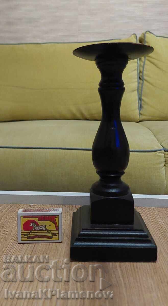 Sfeșnic sculptat în lemn pentru cunoscători - 5 Sfeșnic sculptat în lemn pentru cunoscători - 5