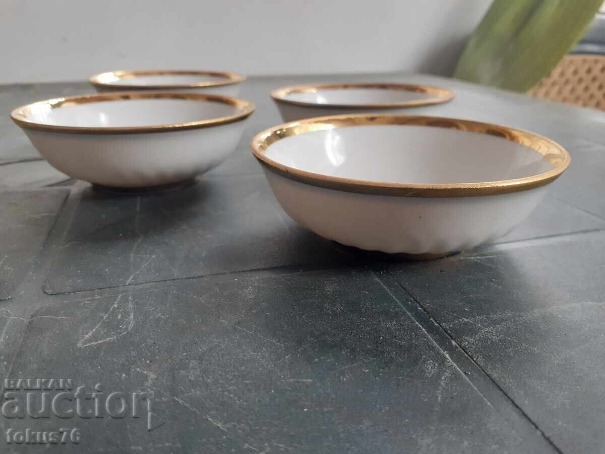 Ντουλέβο - σοβιετική πορσελάνη 4 μπολ για χαβιάρι χρυσό χείλος με τιμή 40.00 BGN | € 20.45
