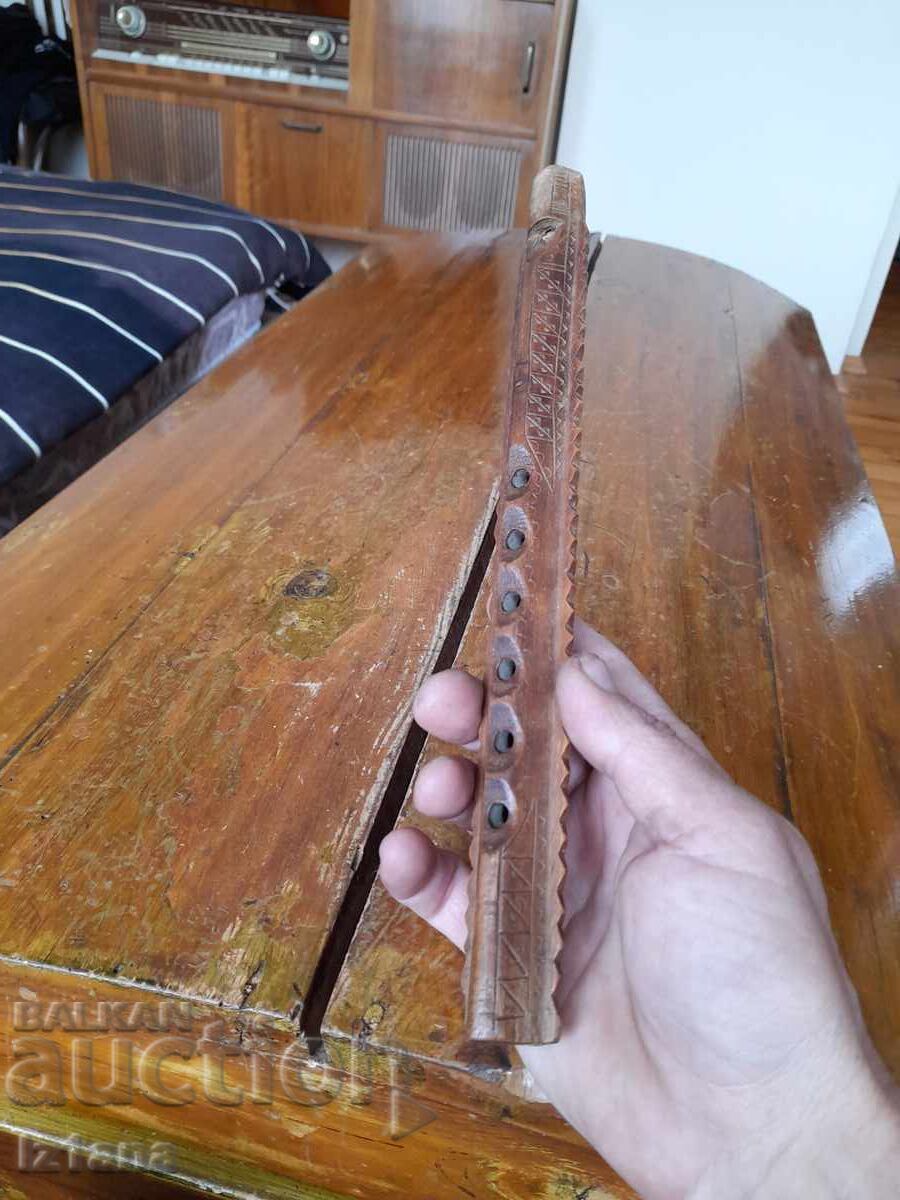 Auction Old rascal, duduk, whistle Auction Old rascal, duduk, whistle