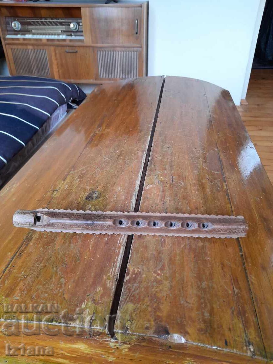 Old rascal, duduk, whistle Old rascal, duduk, whistle