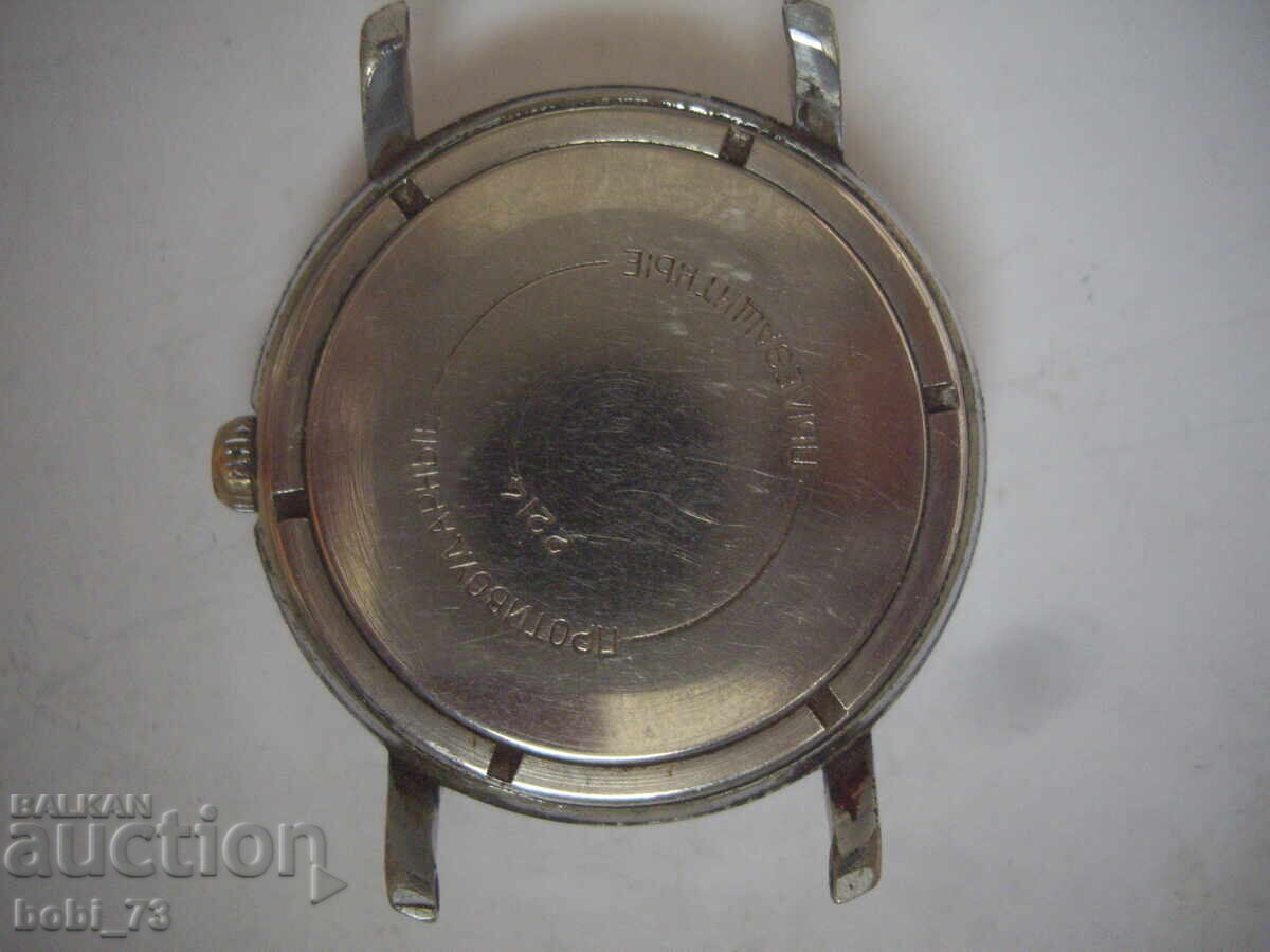 Old Russian men's watch. with price 18.00 BGN | € 9.20 Old Russian men's watch. with price 18.00 BGN | € 9.20