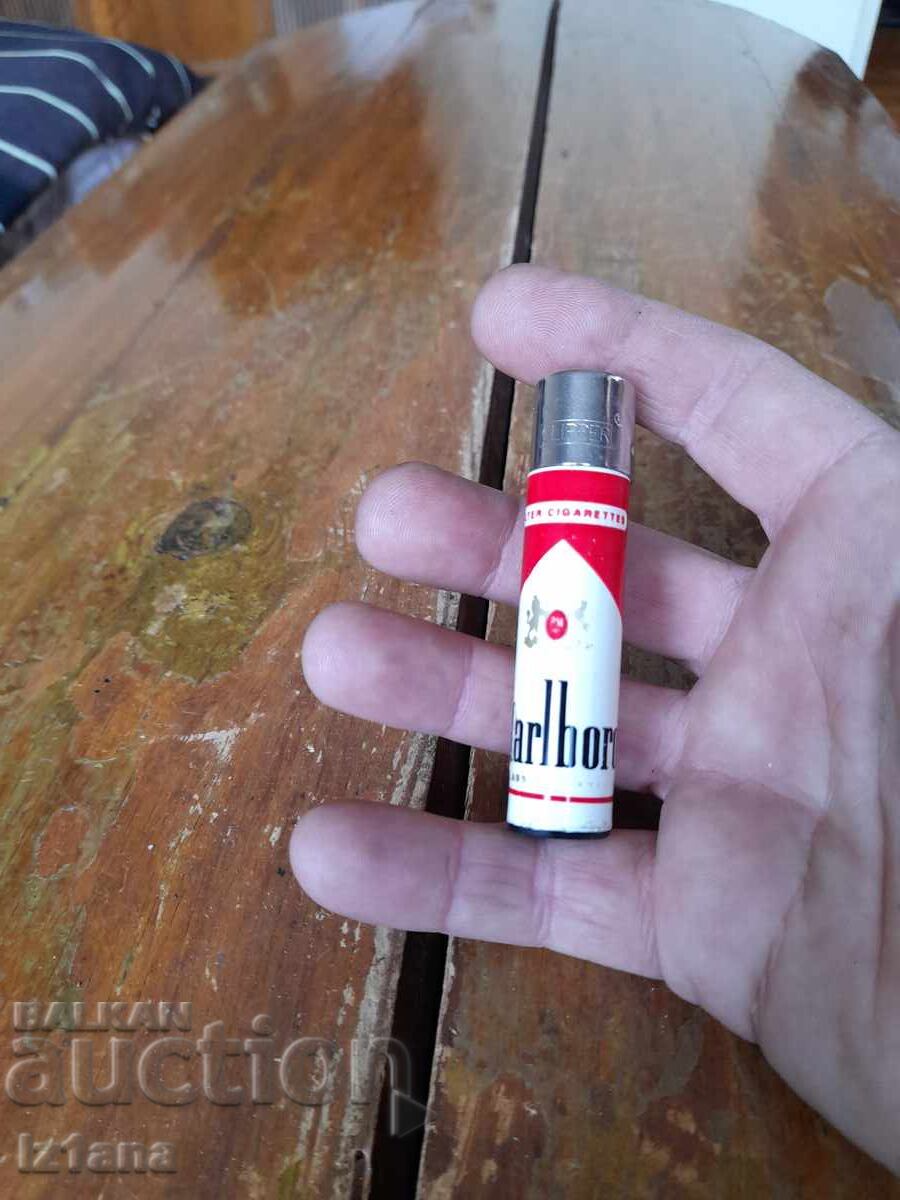 Auction An old Marlboro lighter Auction An old Marlboro lighter