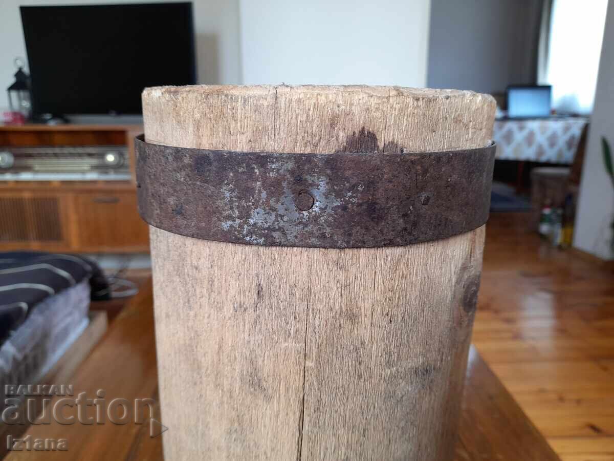 Παράδοση Παλιό κορμός για κόψιμο Παράδοση Παλιό κορμός για κόψιμο