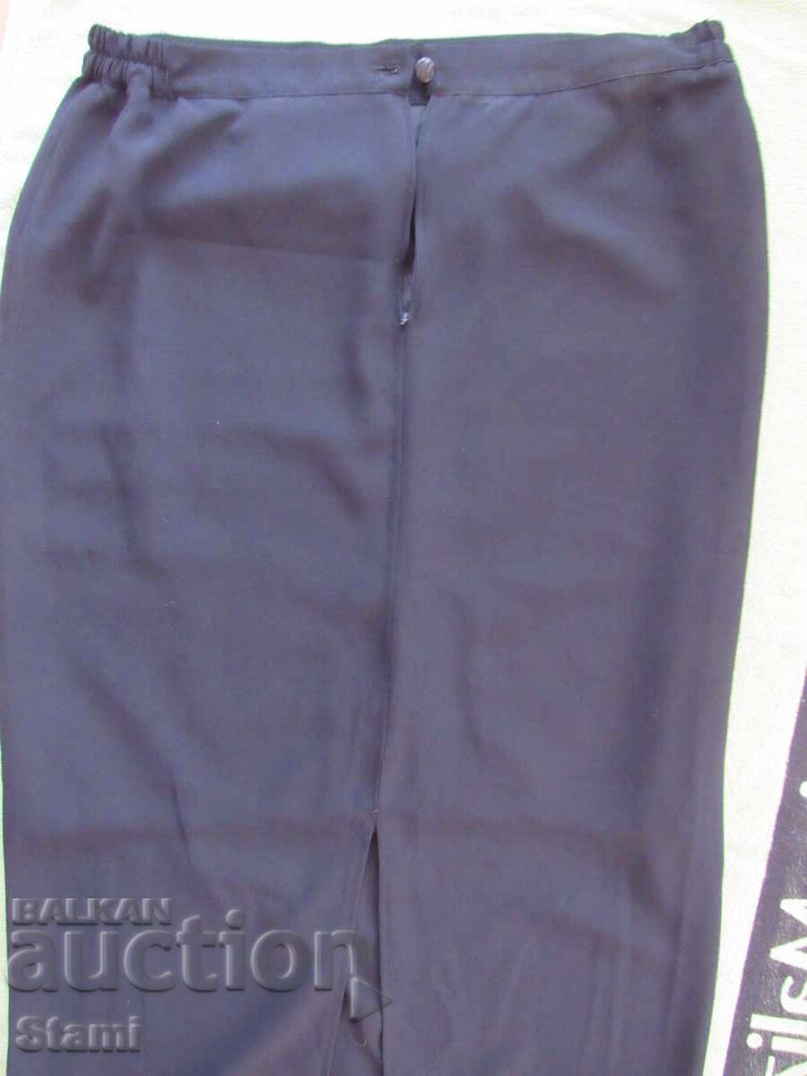 Licitație Fustă neagră de damă mărimea XL, nouă