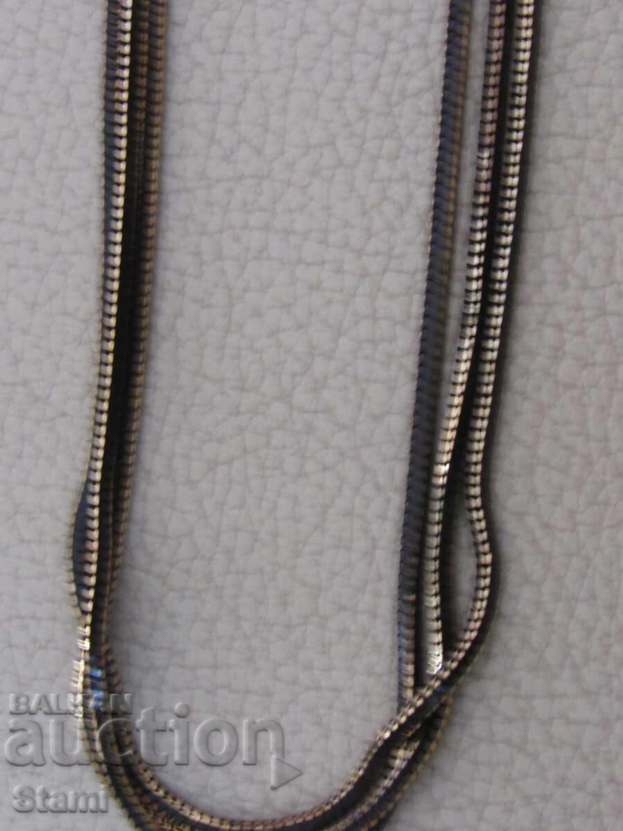 Δημοπρασία Μεταλλικό τριπλό κολιέ, καινούργιο Δημοπρασία Μεταλλικό τριπλό κολιέ, καινούργιο