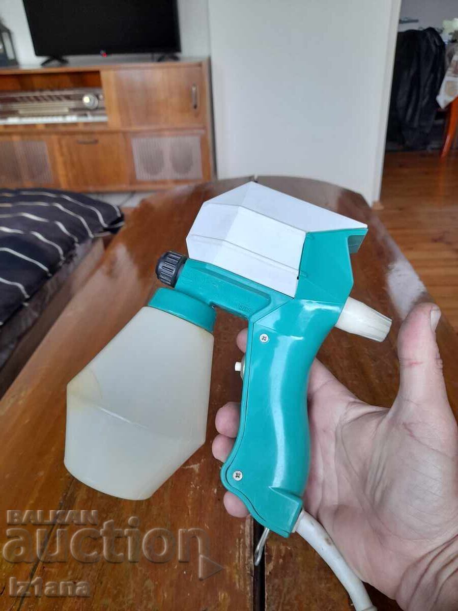 Pistol vechi de vopsea Halo 5M cu preț 75.00 BGN | € 38.35