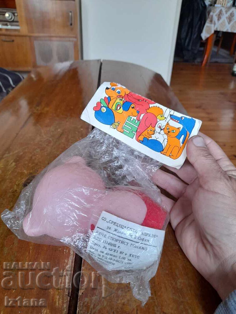 Delivery of Old Toy Bear Athlete Delivery of Old Toy Bear Athlete