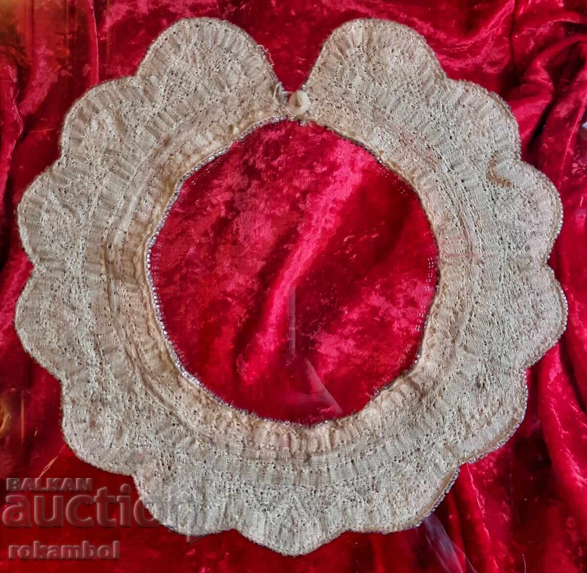 Licitație Bijuterii vechi de mărgele