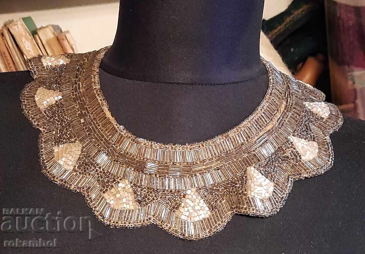 Bijuterii vechi de mărgele