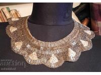 Bijuterii vechi de mărgele