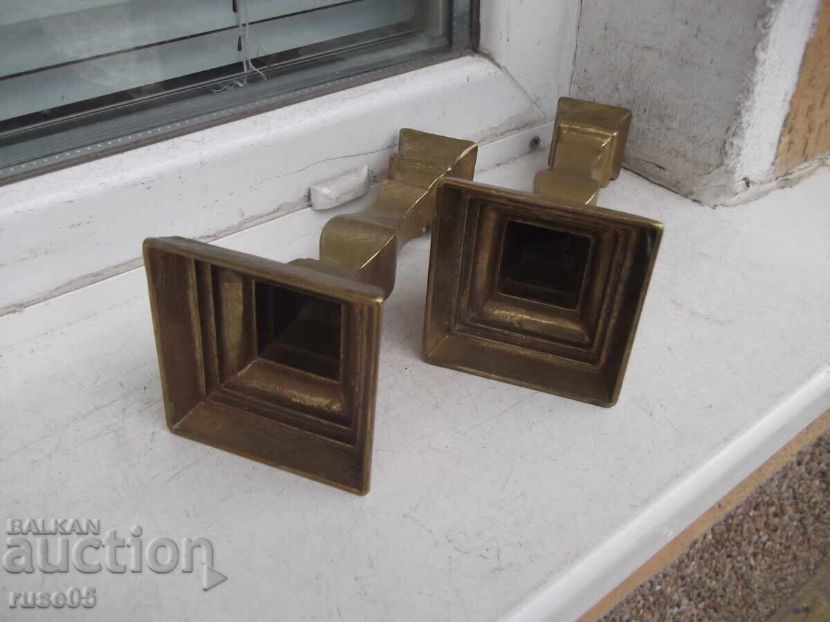 Delivery of Lot of 2 bronze candlesticks - 1470 g Delivery of Lot of 2 bronze candlesticks - 1470 g