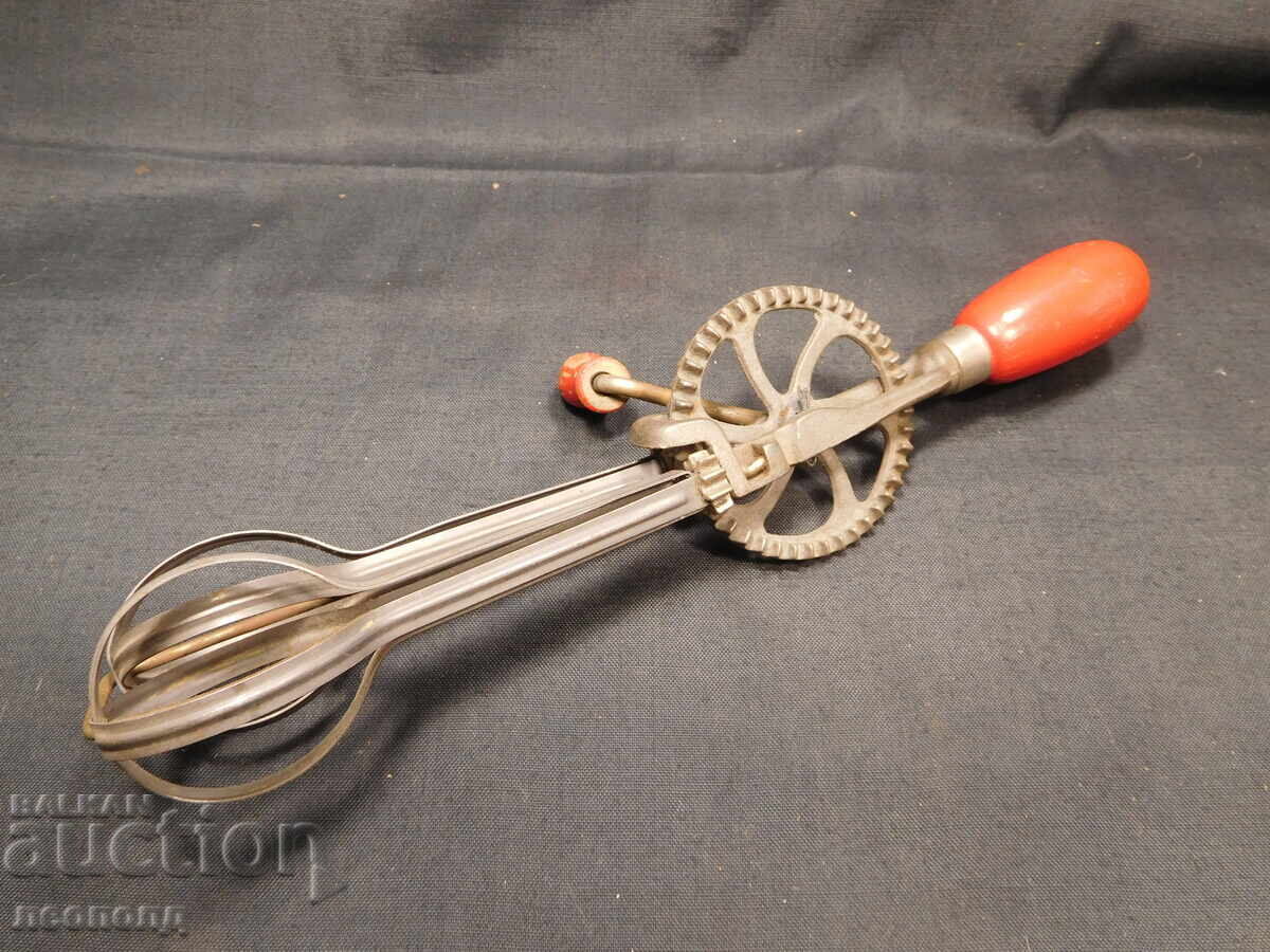 Licitație VECHE RETRO BĂTĂTOR MANUAL MECANIC MIXER