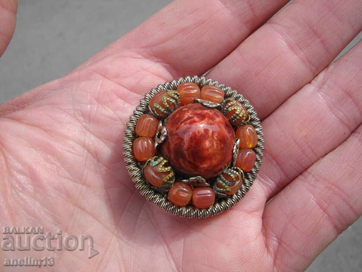 Delivery of OLD BROOCH Delivery of OLD BROOCH