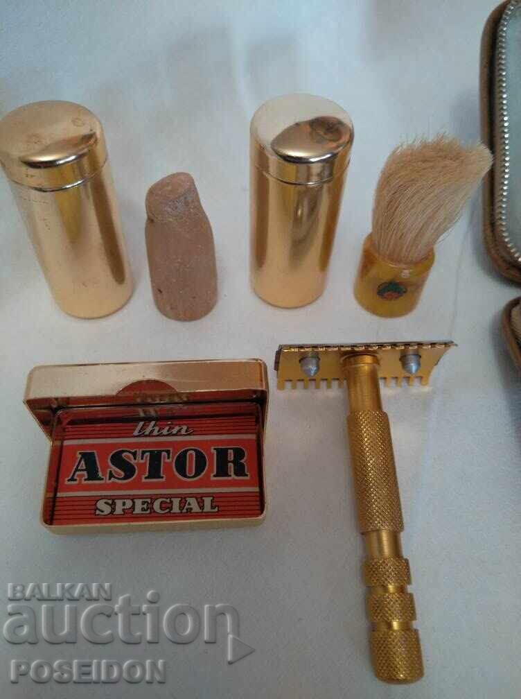 Auction Old shaving set Auction Old shaving set