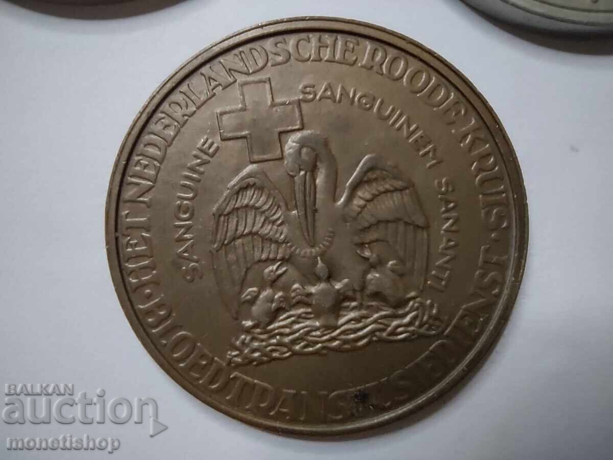 Δημοπρασία Τρία μεγάλα μετάλλια Δημοπρασία Τρία μεγάλα μετάλλια