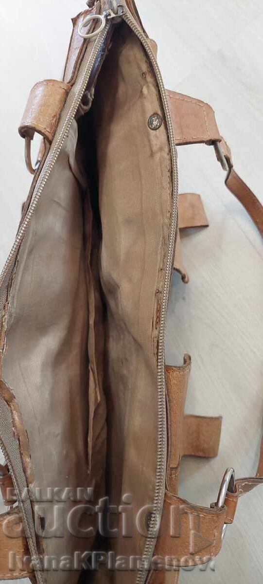 Delivery of Retro leather bag Delivery of Retro leather bag