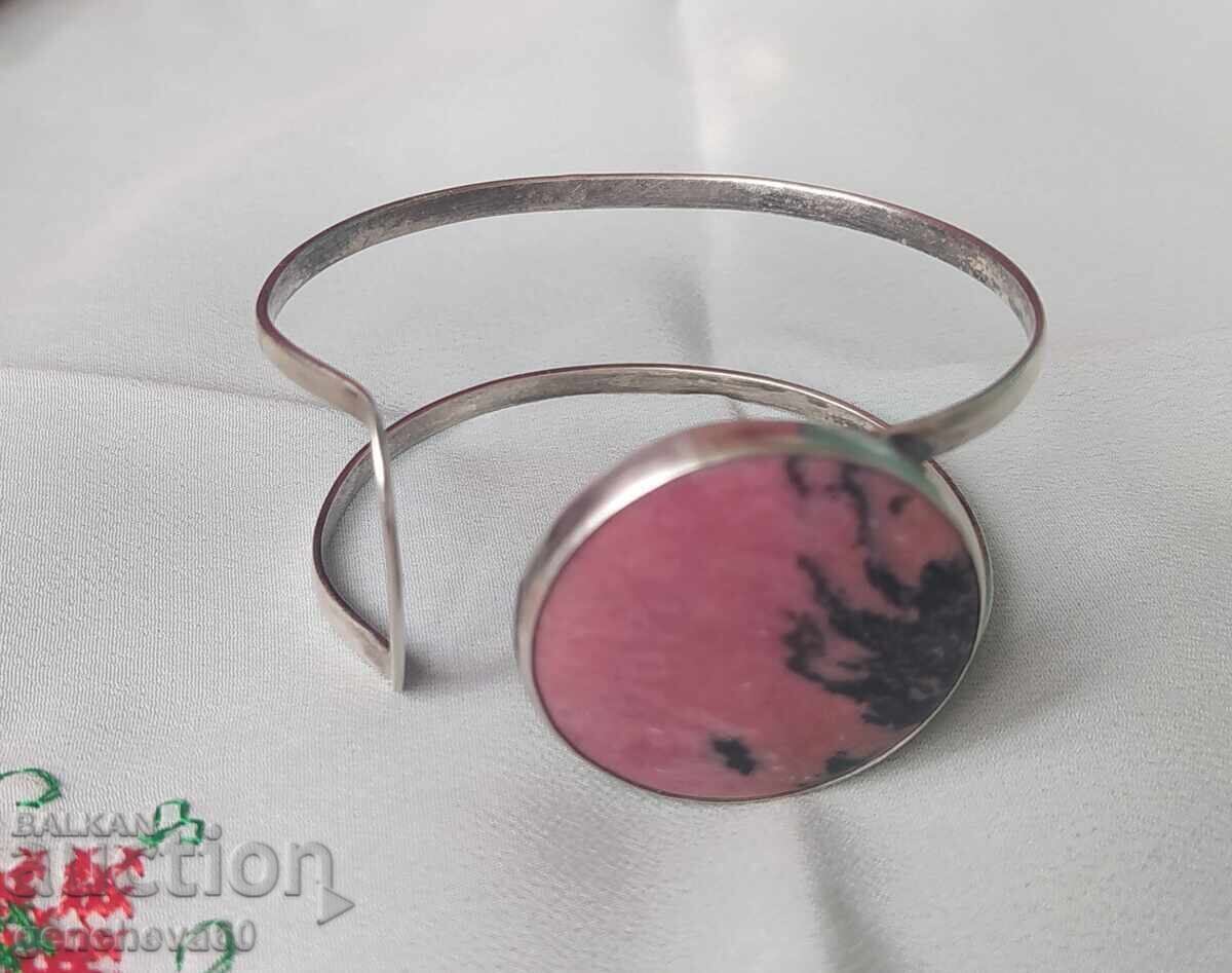 Licitație Brățară argint cu piatră nat. rodonit 33gr. marcaje Licitație Brățară argint cu piatră nat. rodonit 33gr. marcaje