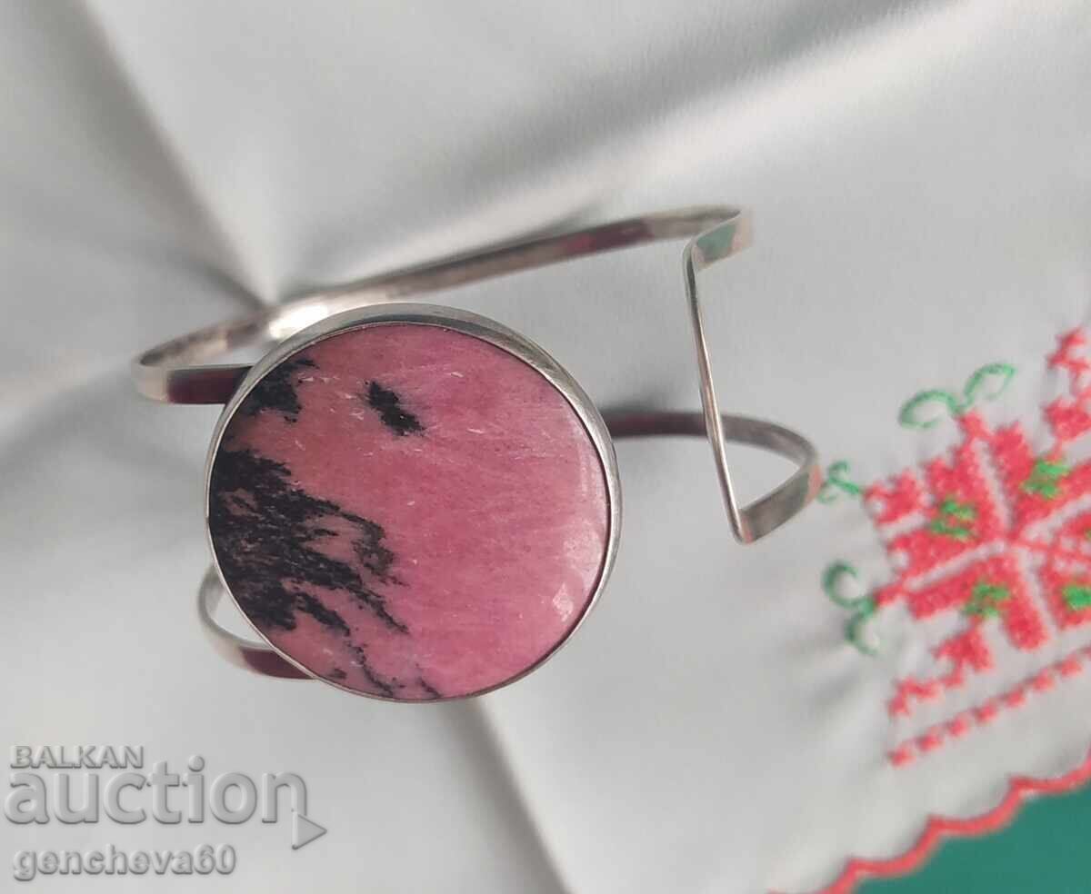 Livrarea Brățară argint cu piatră nat. rodonit 33gr. marcaje Livrarea Brățară argint cu piatră nat. rodonit 33gr. marcaje