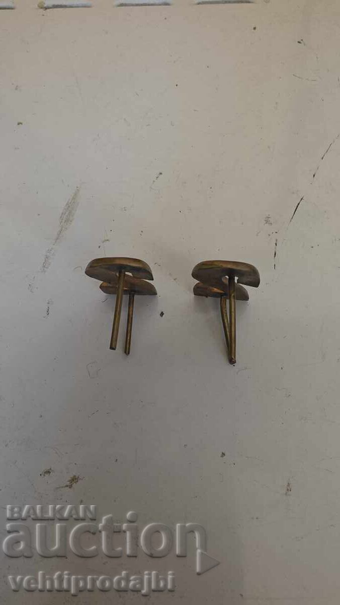 Auction  Uniform Numbers