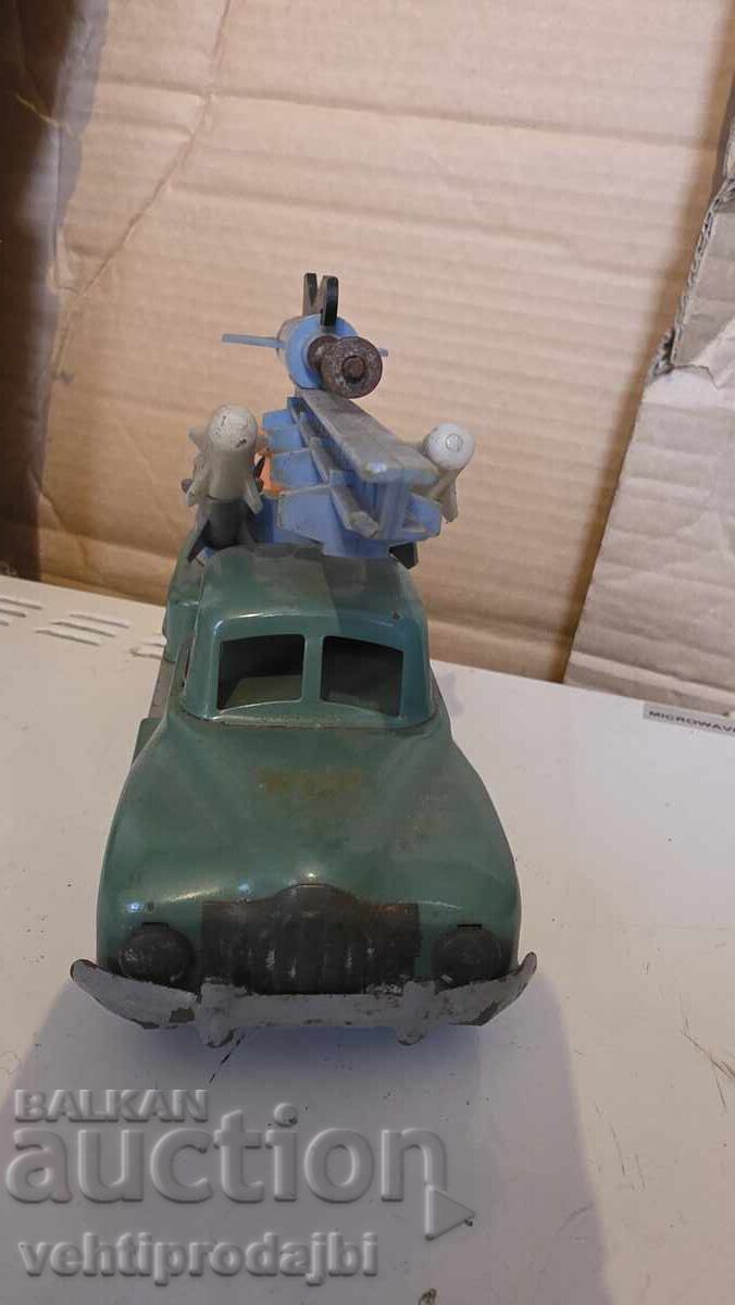 Auction  Toy rocket launcher with launcher