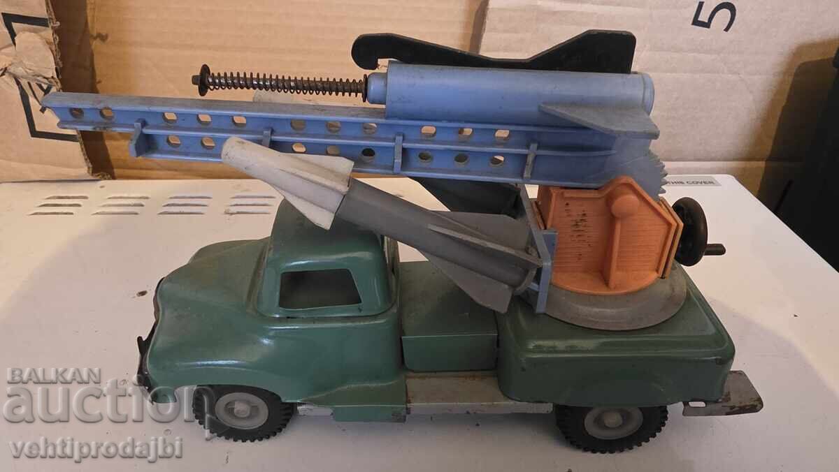Toy rocket launcher with launcher