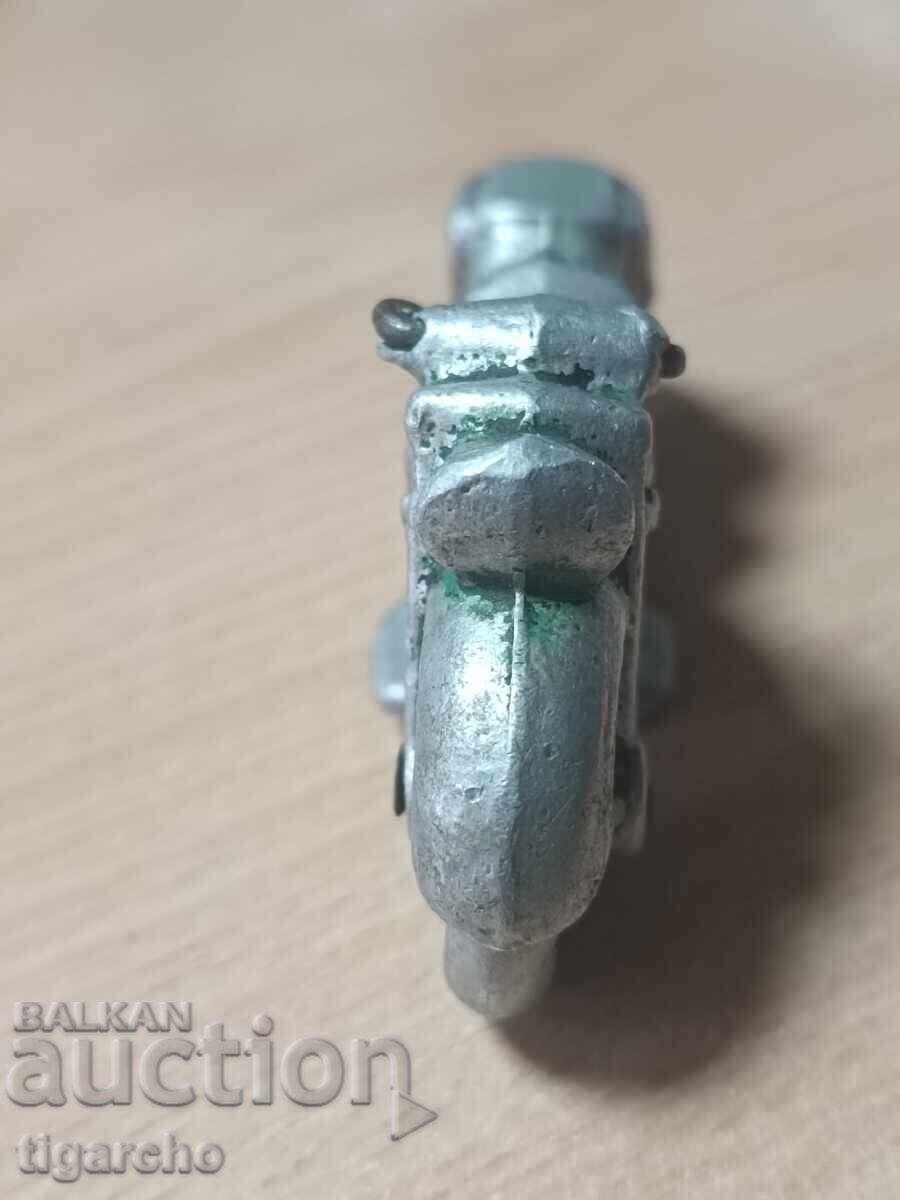 Old metal toy motorcycle - 5