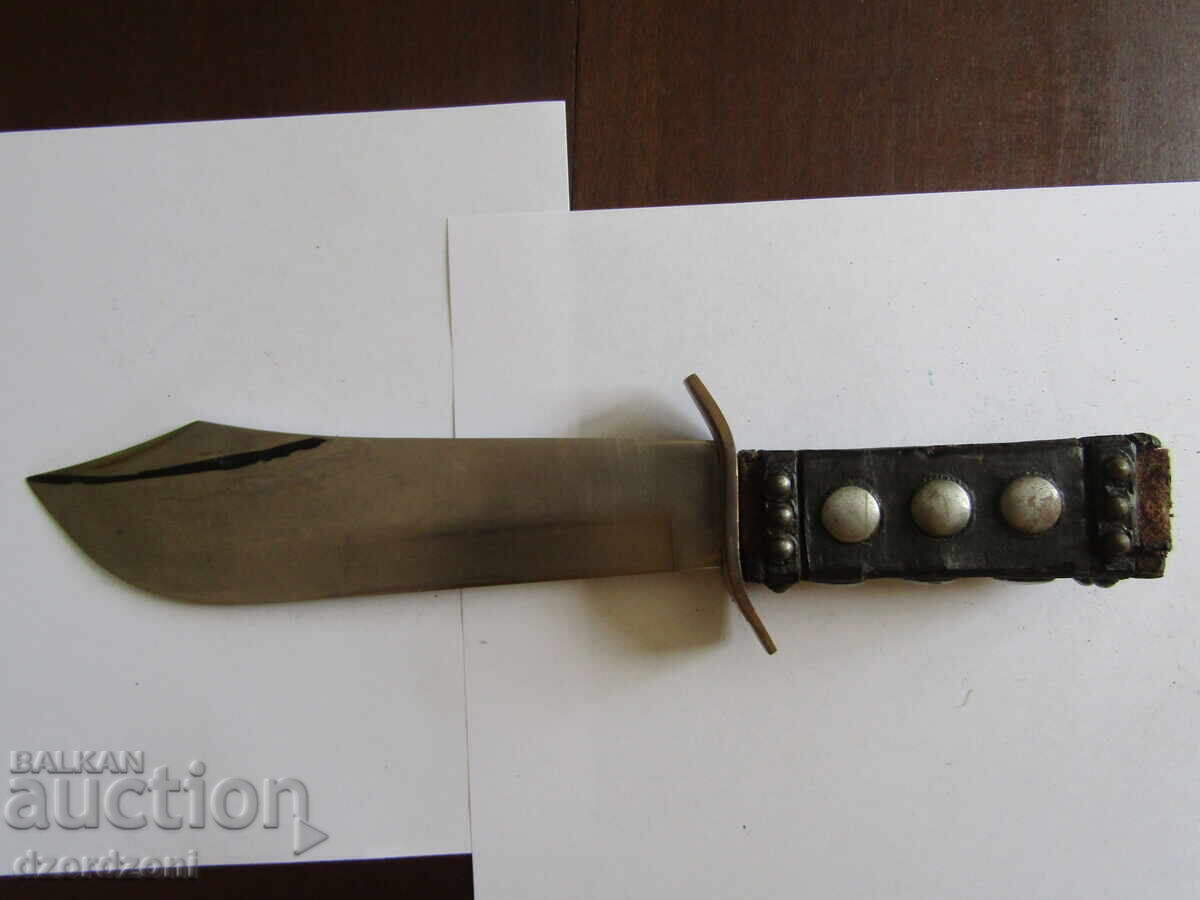 НОЖ 1300 ГОДИНИ БЪЛГАРИЯ с цена 80.00 лв. | € 40.90 НОЖ 1300 ГОДИНИ БЪЛГАРИЯ с цена 80.00 лв. | € 40.90