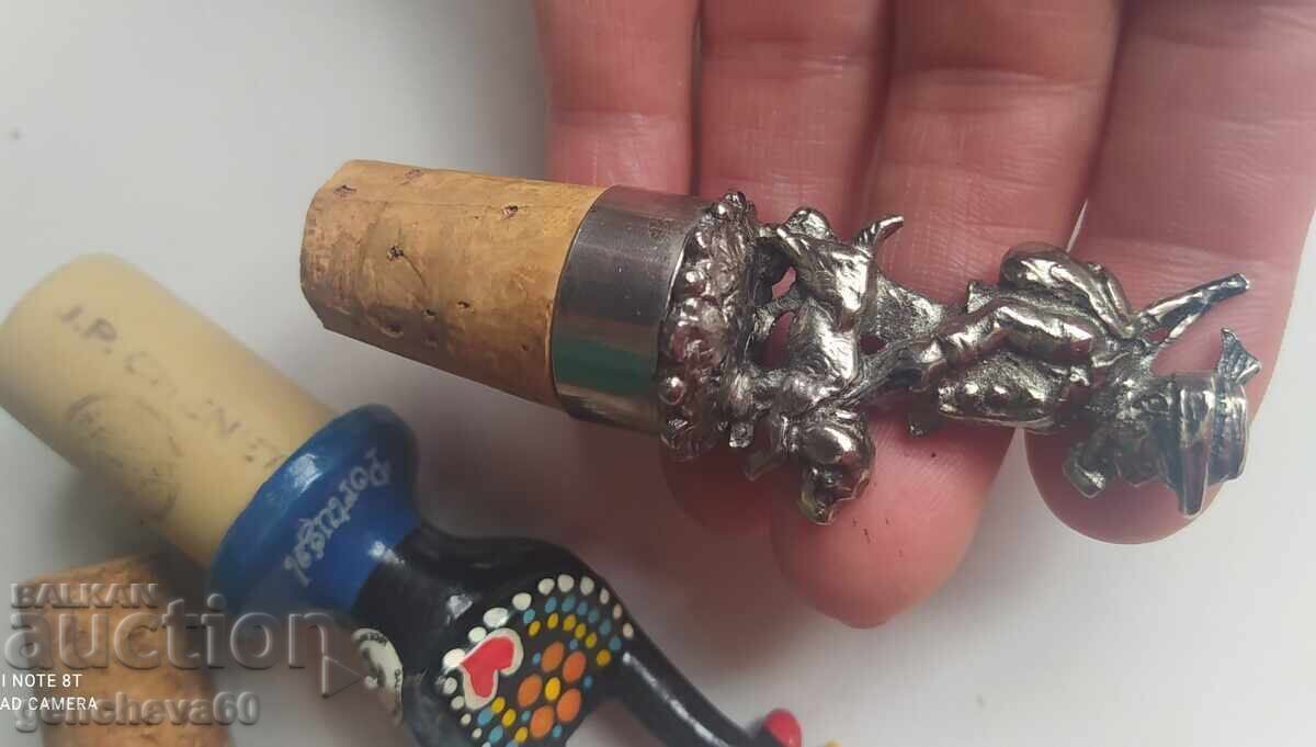 Παράδοση Συλλεκτικές μεταλλικές φιγούρες-τάπες για μπουκάλια Παράδοση Συλλεκτικές μεταλλικές φιγούρες-τάπες για μπουκάλια