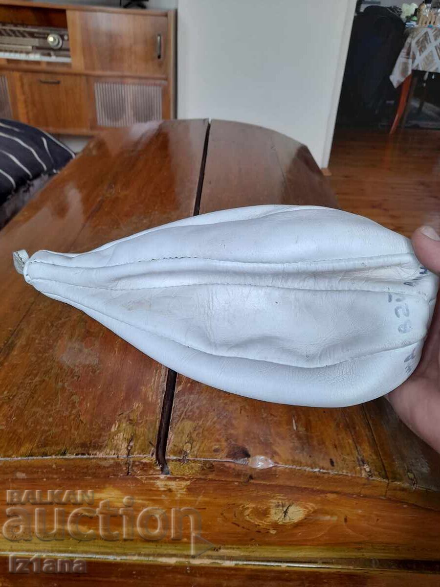 Livrarea Pară de box veche