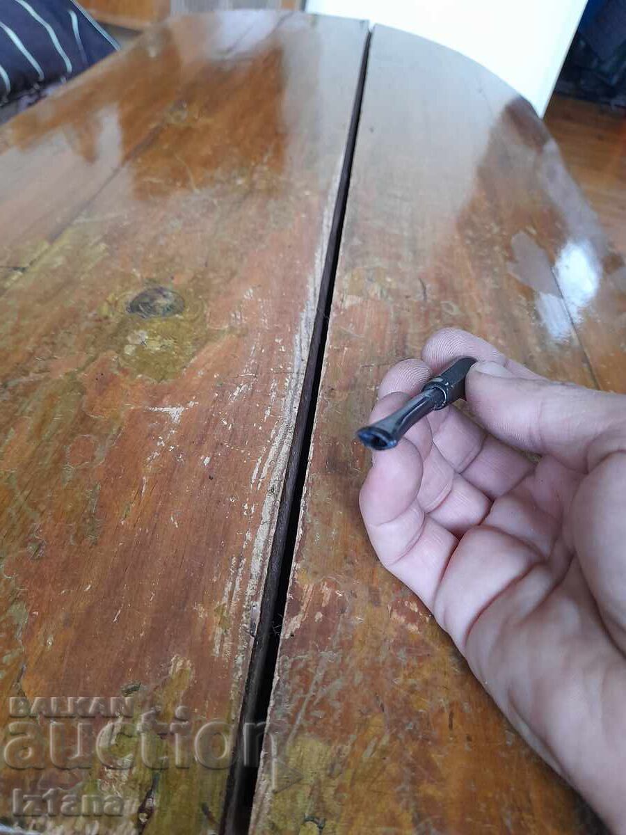 Licitație O țigară veche Licitație O țigară veche