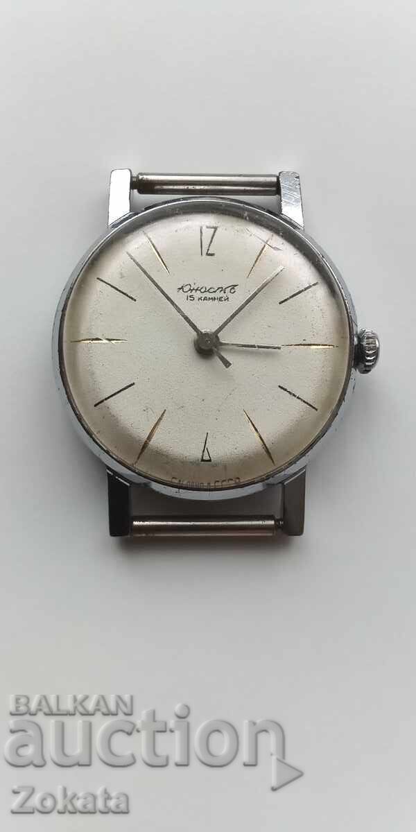 Ceas USSR. Funcționează cu preț 39.00 BGN | € 19.94