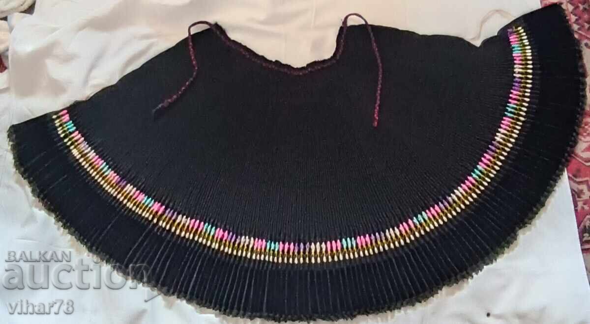 Стар разкошен пищимал носия- бръчник