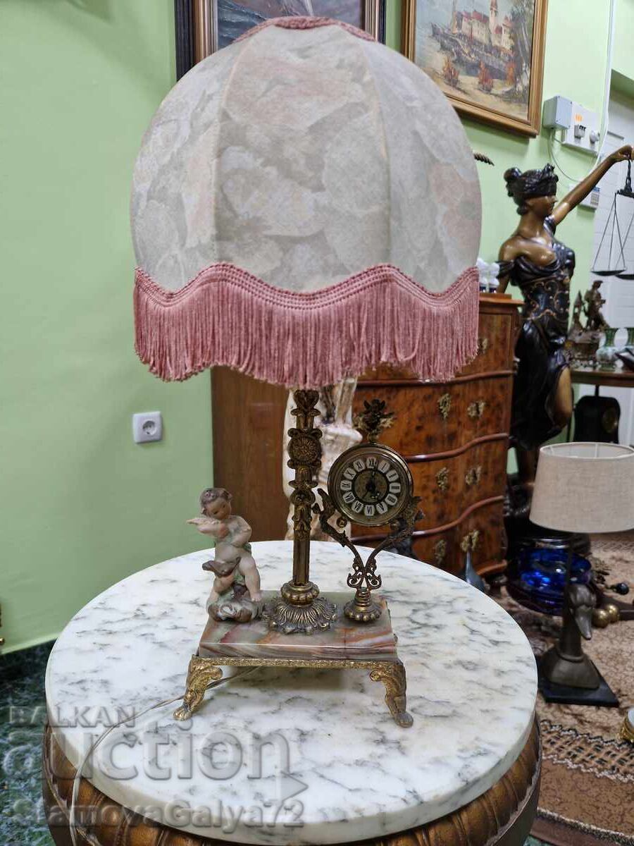 Прекрасна антикварна френска настолна лампа с часовник с цена 233.00 лв. | € 119.13 Прекрасна антикварна френска настолна лампа с часовник с цена 233.00 лв. | € 119.13