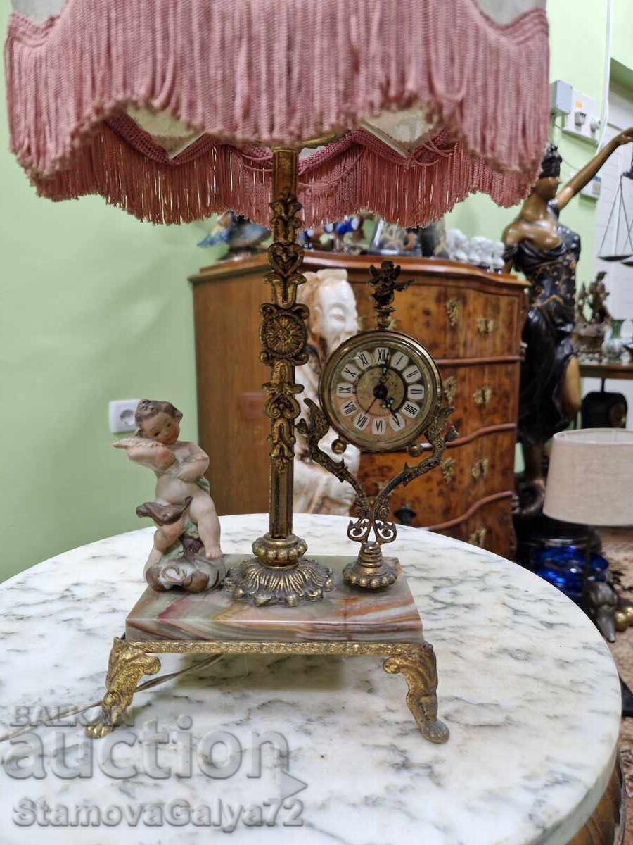 Доставка на Прекрасна антикварна френска настолна лампа с часовник Доставка на Прекрасна антикварна френска настолна лампа с часовник