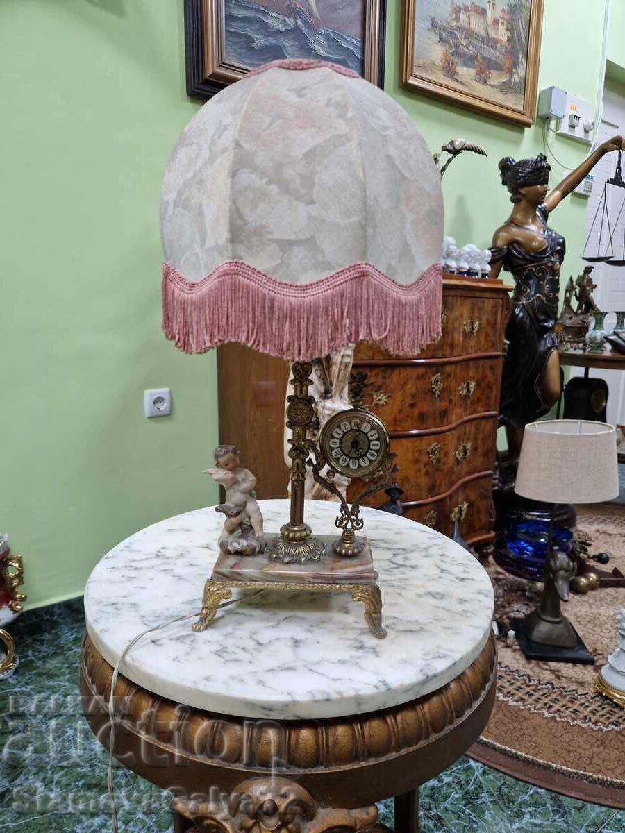 Прекрасна антикварна френска настолна лампа с часовник Прекрасна антикварна френска настолна лампа с часовник