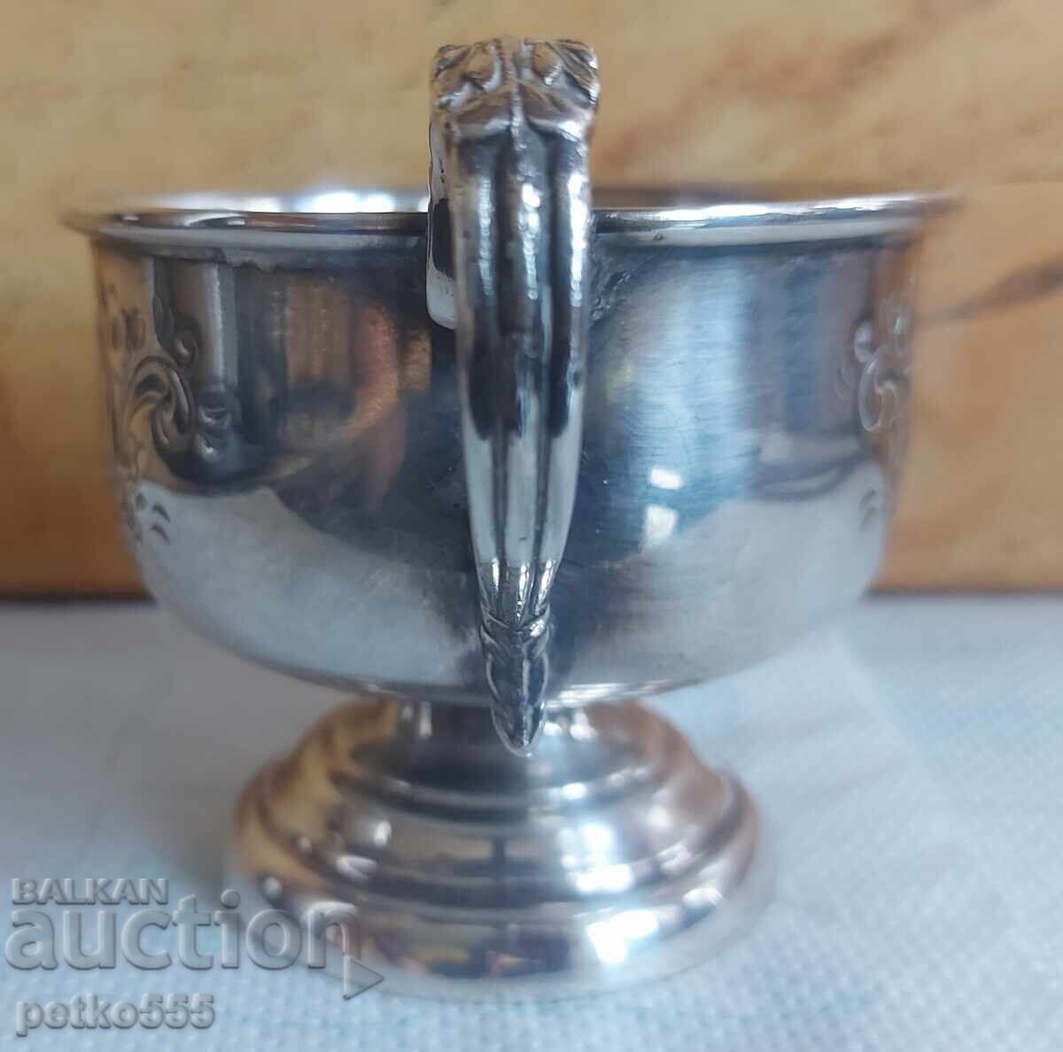 CANĂ ARGINTATĂ CU MARCAJE cu preț 30.00 BGN | € 15.34 CANĂ ARGINTATĂ CU MARCAJE cu preț 30.00 BGN | € 15.34