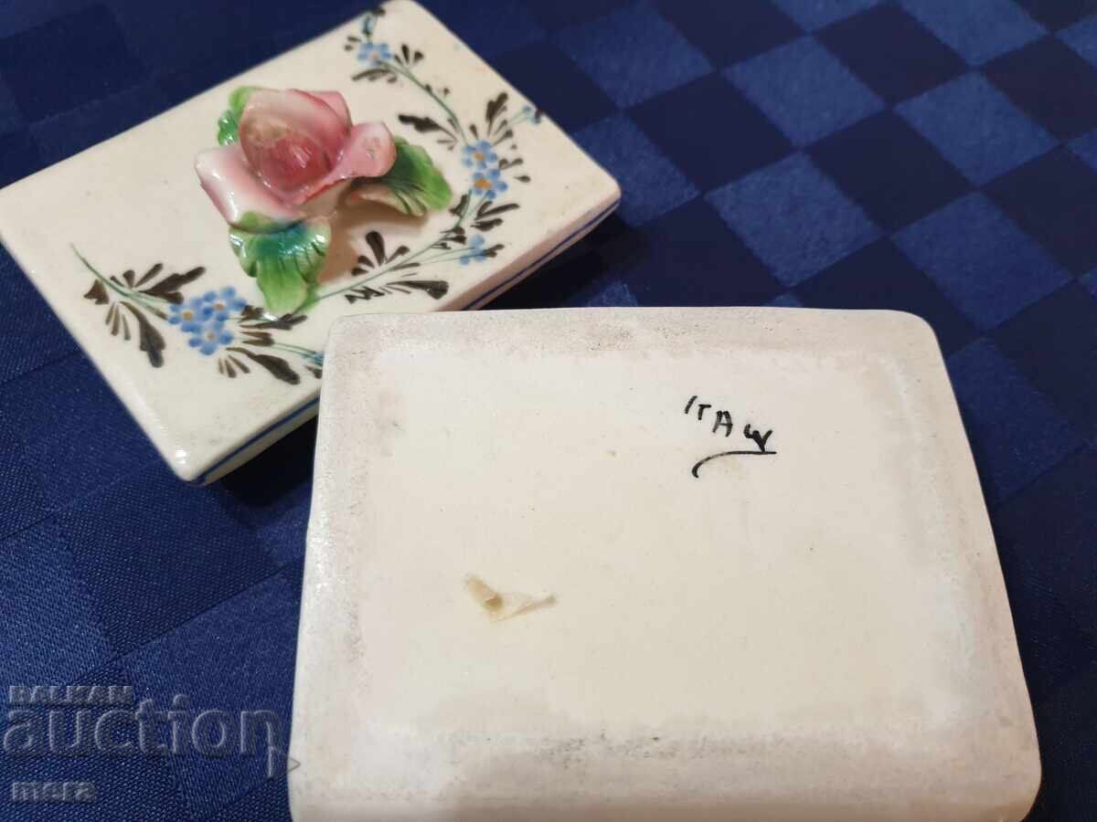 Porcelain Italian jewelry box in the shape of a book - 7