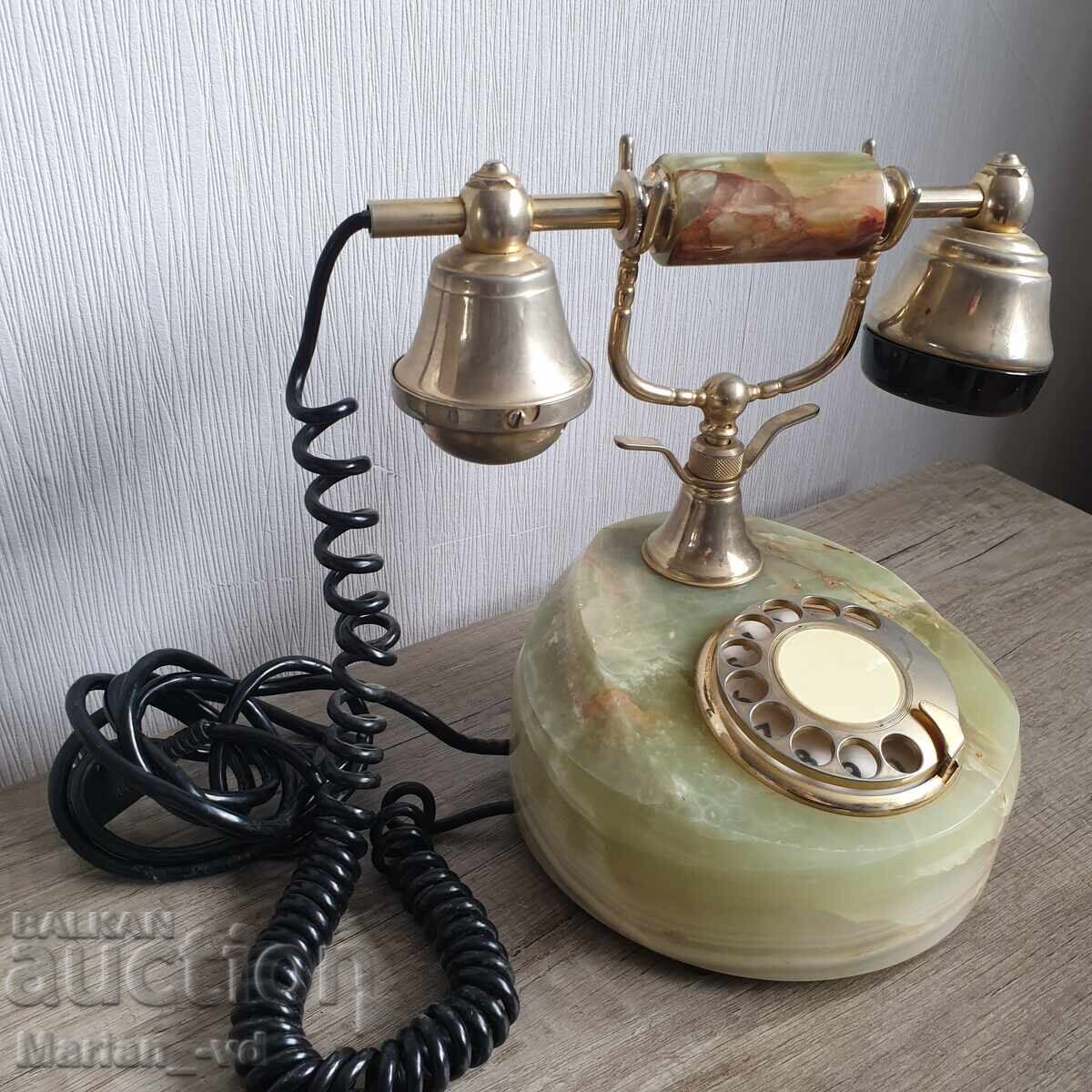 Licitație Telefon antic de artă de epocă Licitație Telefon antic de artă de epocă