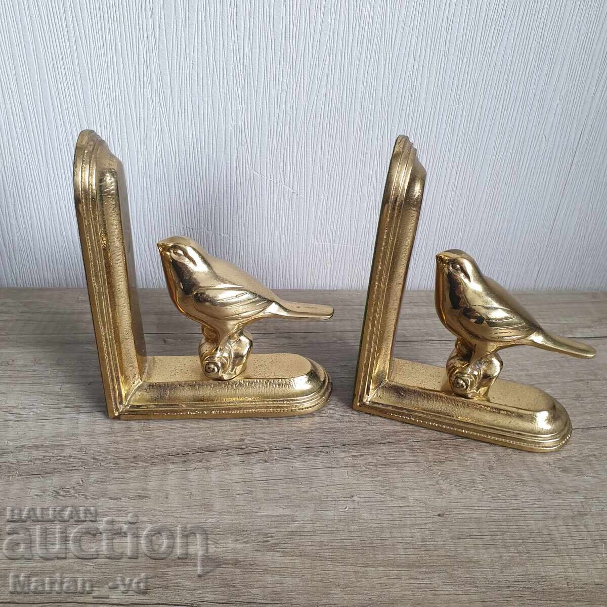 Παράδοση Δύο παλιά μπρούτζινα διαχωριστικά βιβλίων με πουλιά