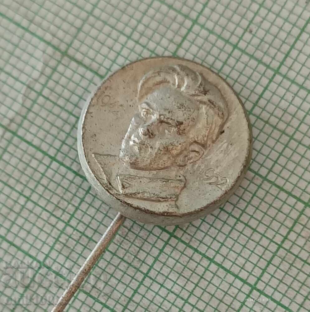 Insigna - Nikola Vaptsarov cu preț 3.00 BGN | € 1.53