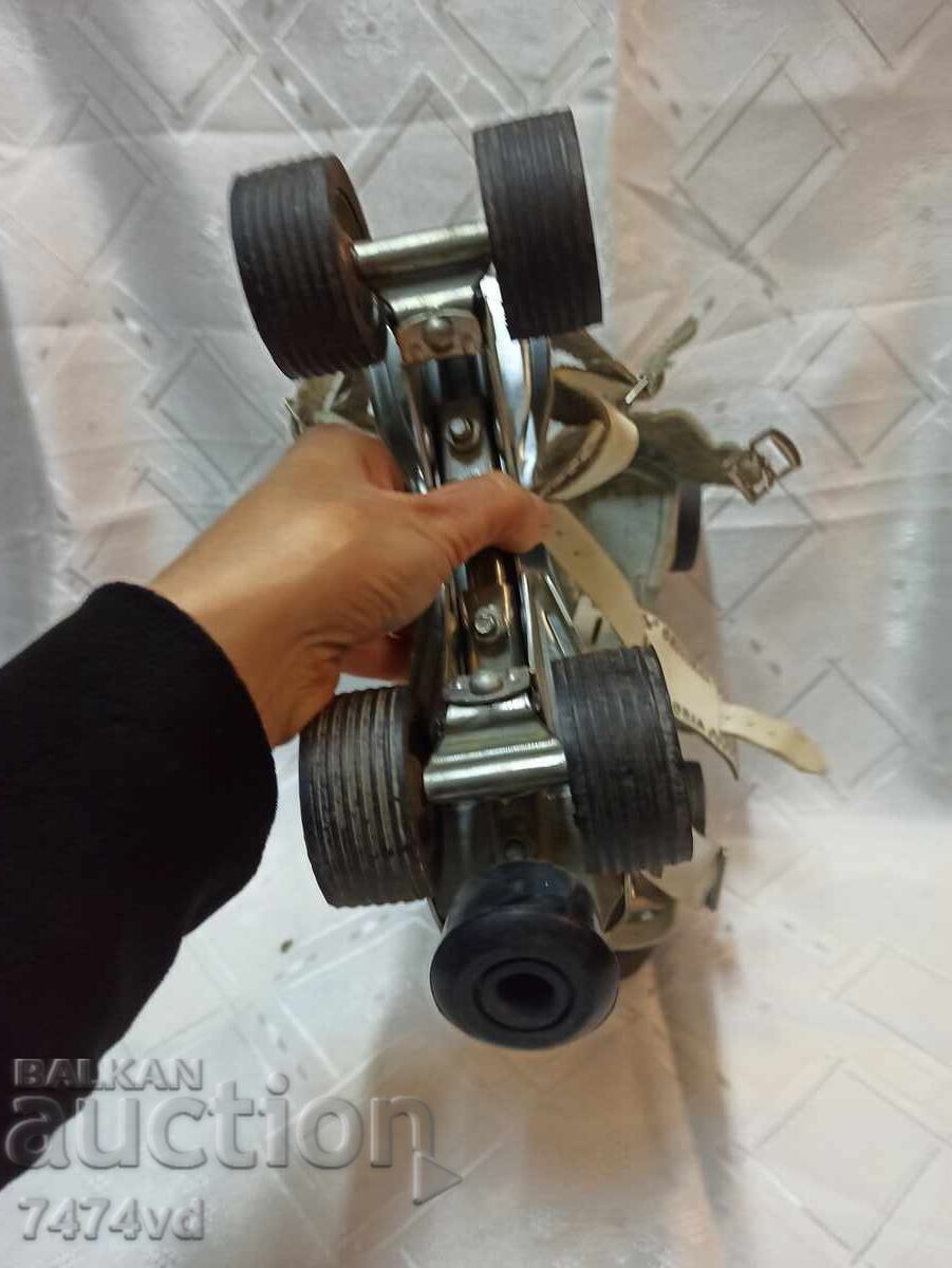 Delivery of Old roller skates Original Gloria, straps natural leather