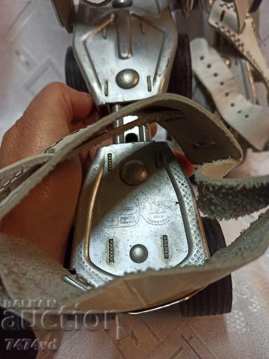 Old roller skates Original Gloria, straps natural leather - 6