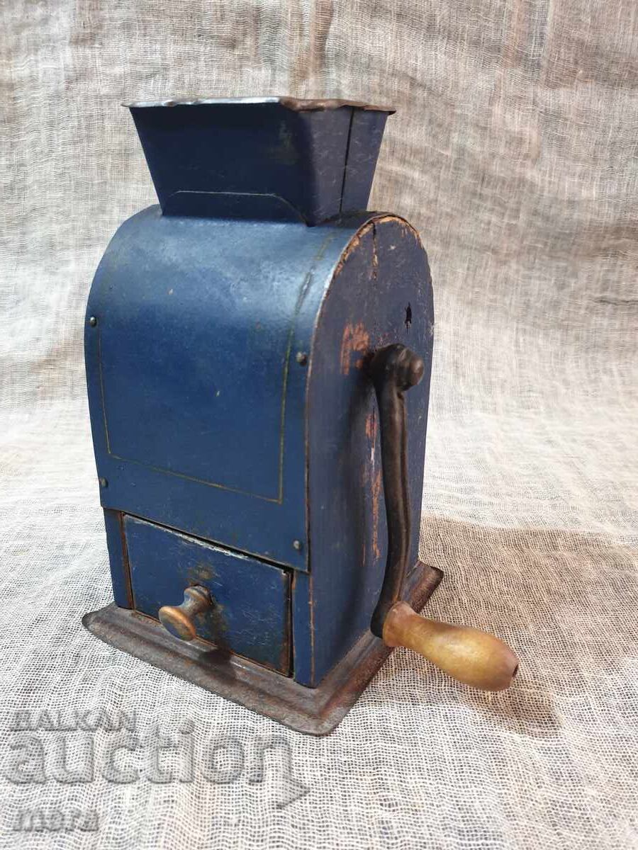 Антична кафемелачка от 1900-та година