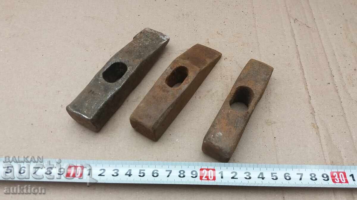 Delivery of SET OF 3 DIFFERENT HAMMERS, HAMMER(S)